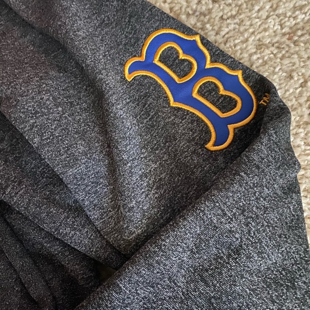 UCLA Sweatshirt - Picture 3 of 4